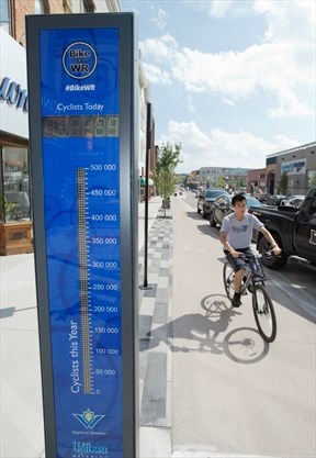 滑铁卢安装自行车计数器 记录自行车的交通量